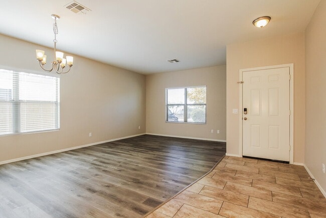 Building Photo - 3134 W Cavedale Dr