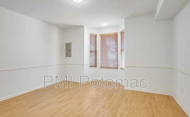 Foto del edificio - 729 10th St NE