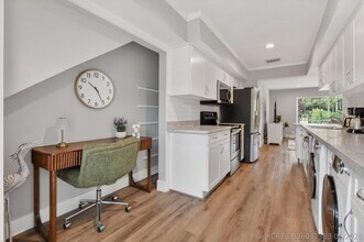Building Photo - 11521 Landing Pl