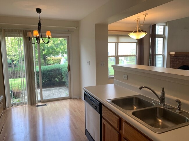 Building Photo - 324 S Valor Ct