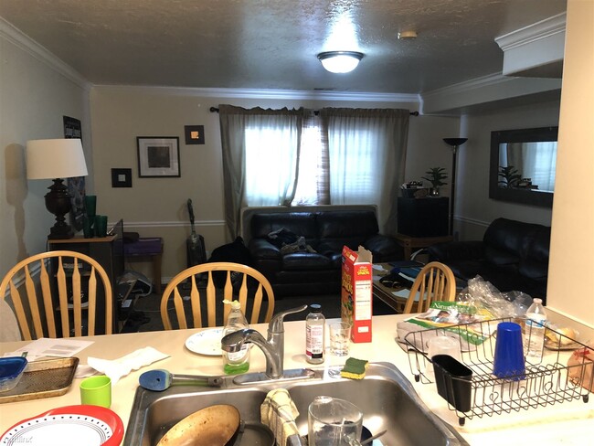 Foto del edificio - 2 br, 1 bath Townhome - 468 100 West 6