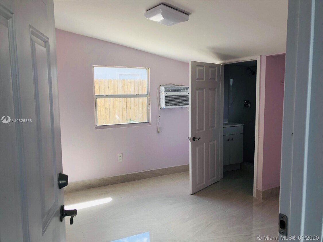 Foto del edificio - 6570 Sheridan St