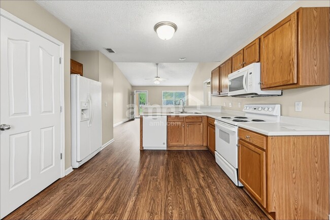 Building Photo - 1331 Mac Duff Drive