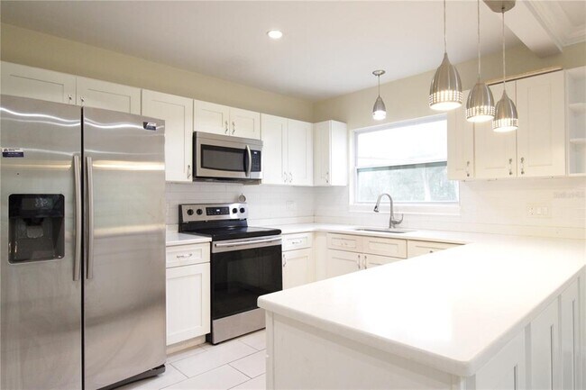 Foto del edificio - 10907 SW 24th Ave