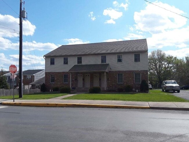 Building Photo - 406 State St