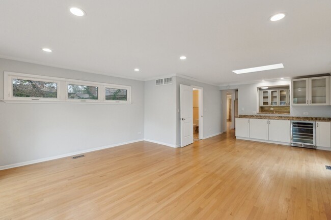 Foto del edificio - 9225 Karlov Ave