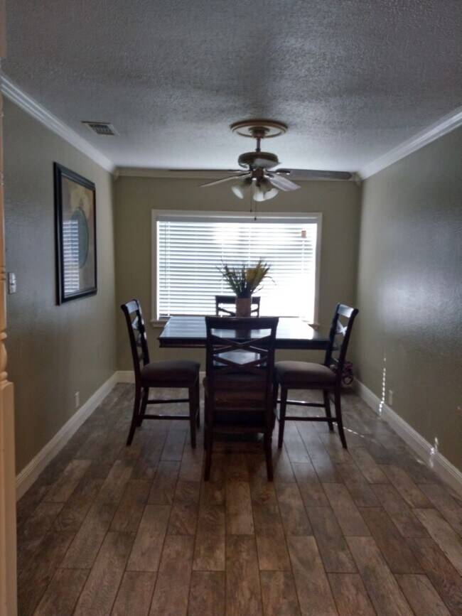 Foto del edificio - 7534 S Hall St