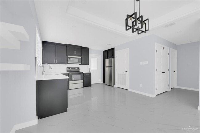 Building Photo - 1620 El Camino Dr