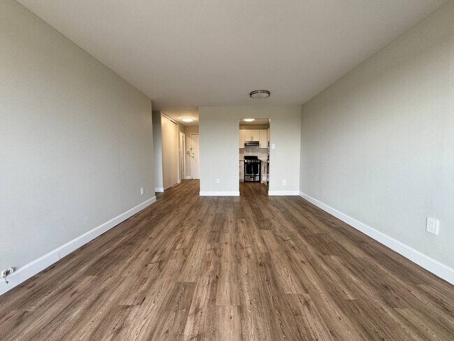 Building Photo - 455 Sandys St