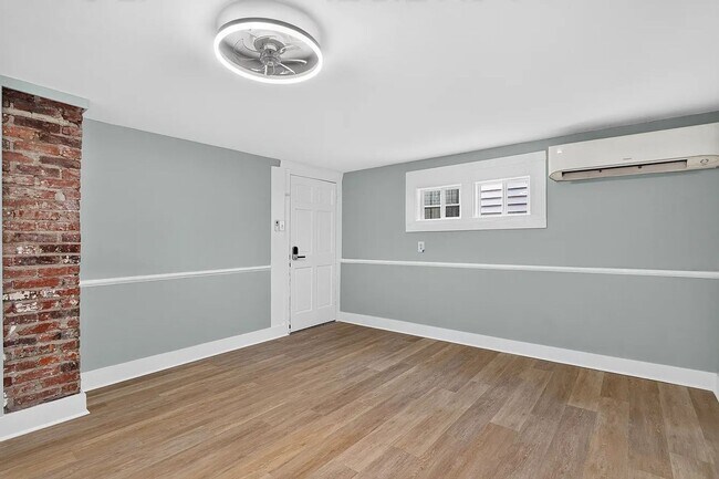 Foto del edificio - 837 E Burnett Ave