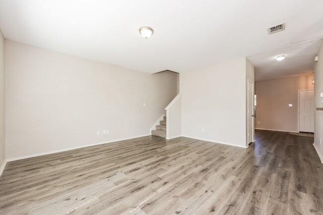 Building Photo - 1600 Chivalry Ln