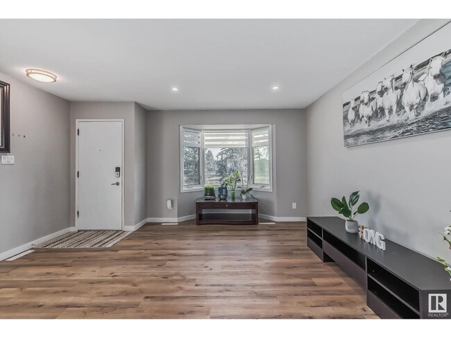 Building Photo - 6124-6137 137 Ave NW