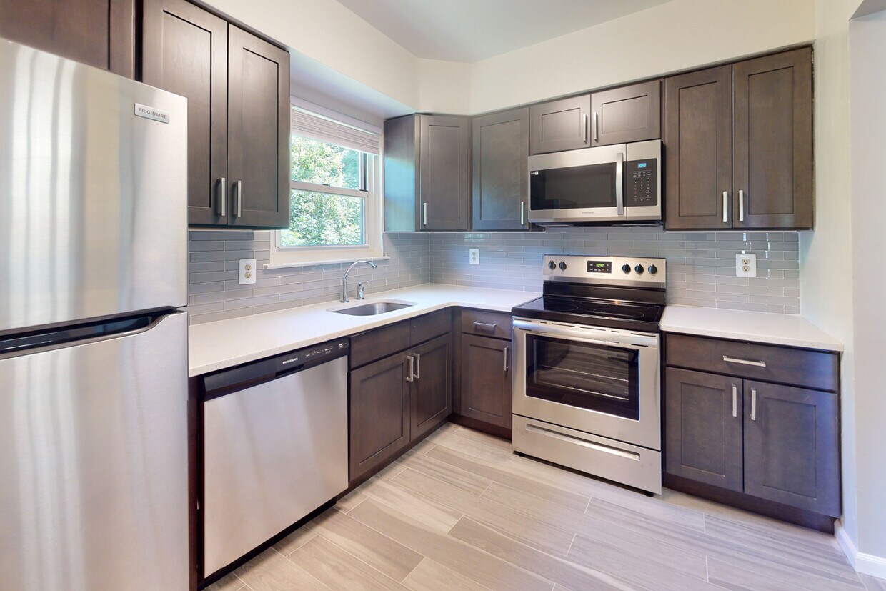 Royal Crest Apartments in Hamilton, NJ