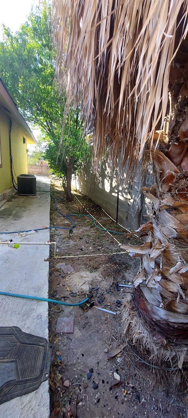 Foto del edificio - 207 Arco Iris Road