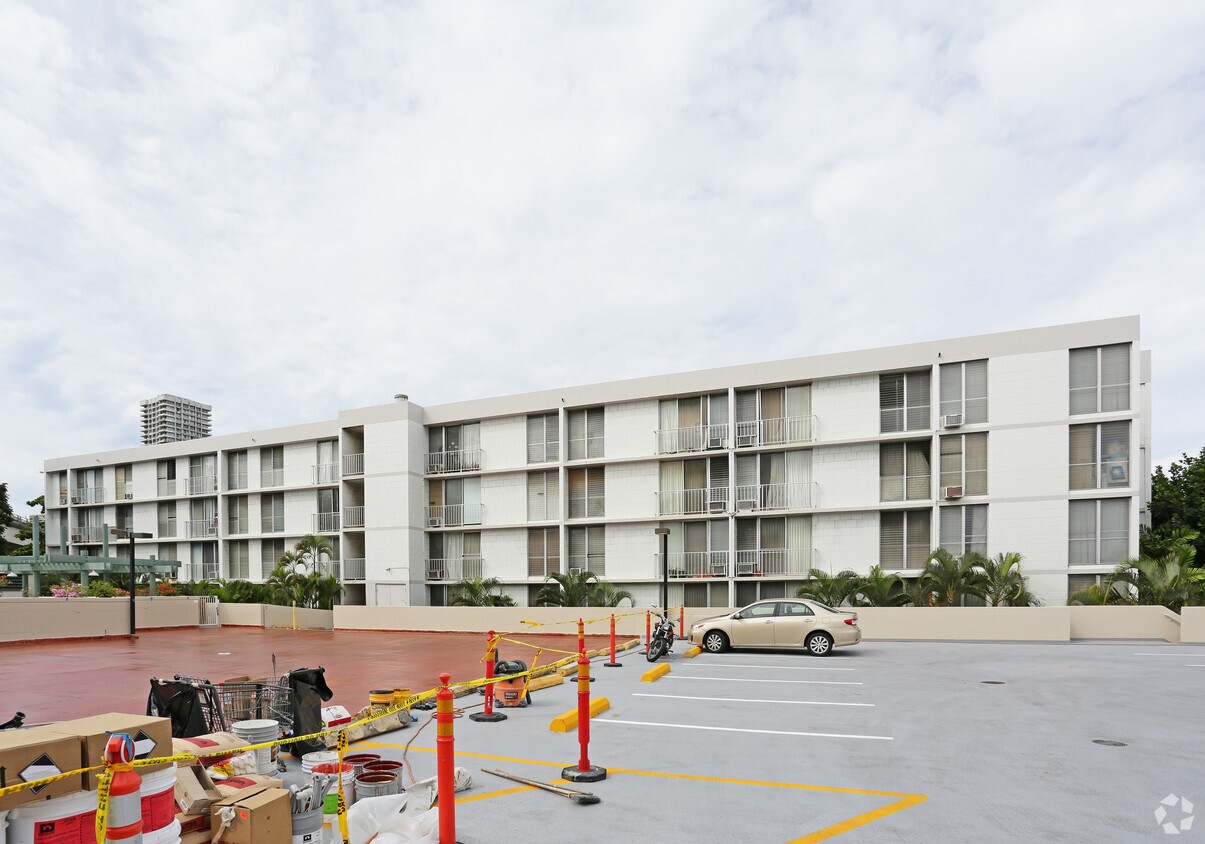 Waialae Place Apartments in Honolulu, HI