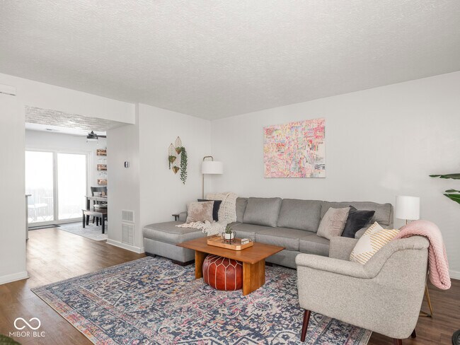 Foto del edificio - 468 E 10th St