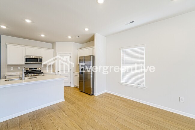 Building Photo - 308 Pond Spg Dr