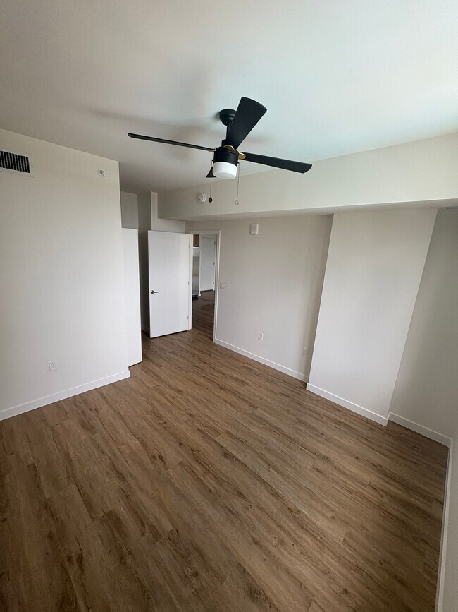 Foto del edificio - 981 E 27th St