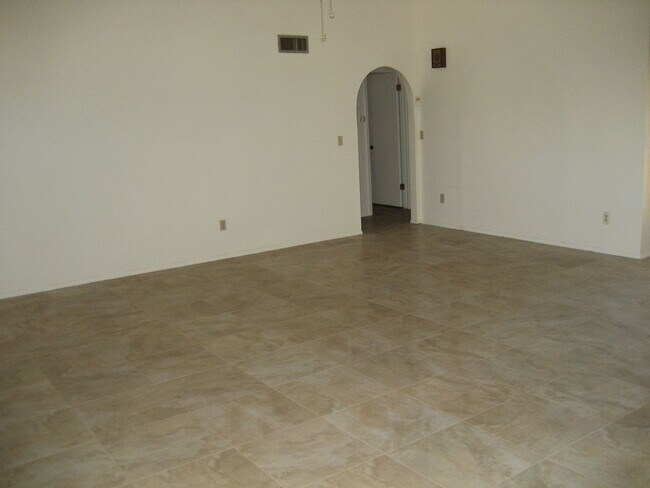 Building Photo - 0620