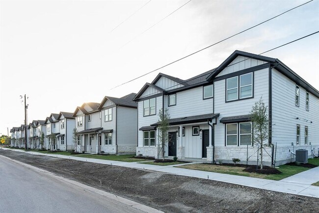 Foto del edificio - 705 Horseshoe Dr