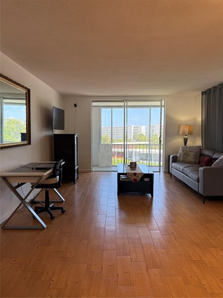 Foto del edificio - 2859 Leonard Dr