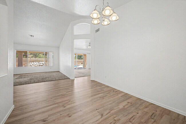 Foto del edificio - 20633 N 63rd Dr