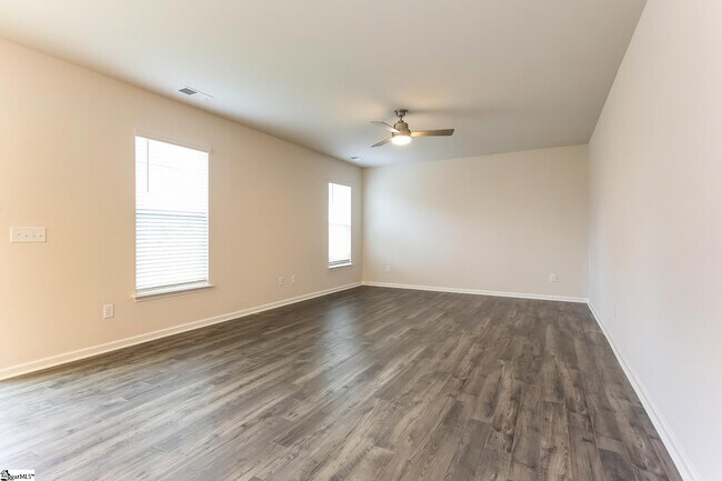 Foto del edificio - 105 Wild Lily Dr