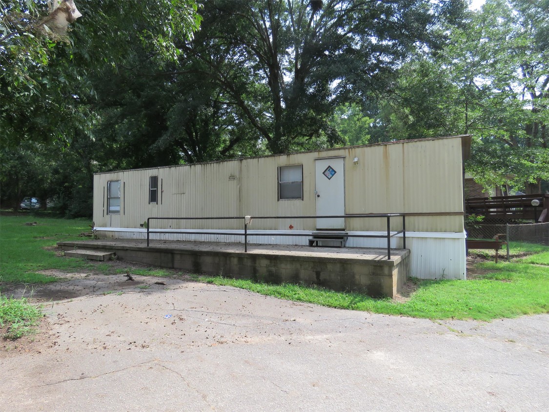 Primary Photo - 12 Dempsey St