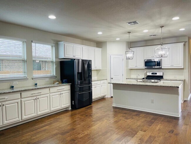 Foto del edificio - 4118 Kingsley Ave