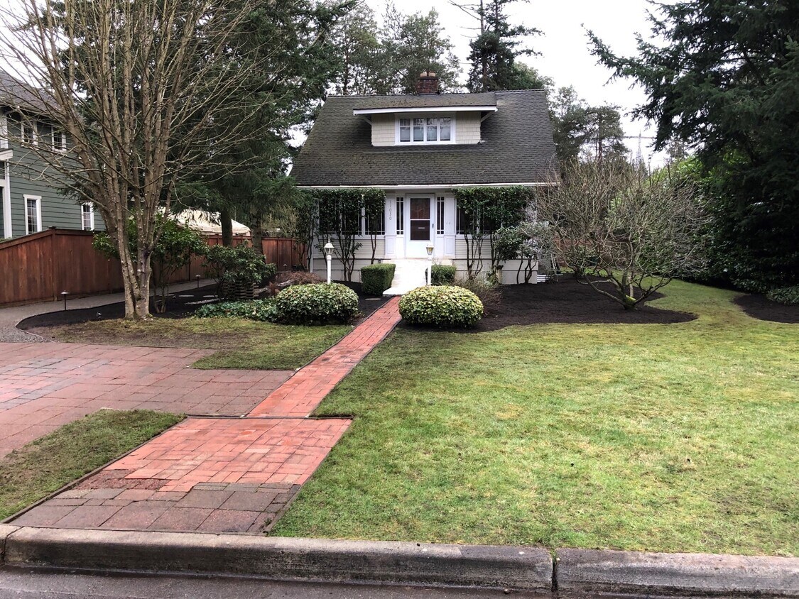 11030 116th Ave NE, Kirkland, WA 98033 House Rental in Kirkland, WA