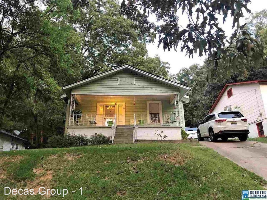 3 br, 1 bath House 511 12th Street House for Rent in Midfield, AL