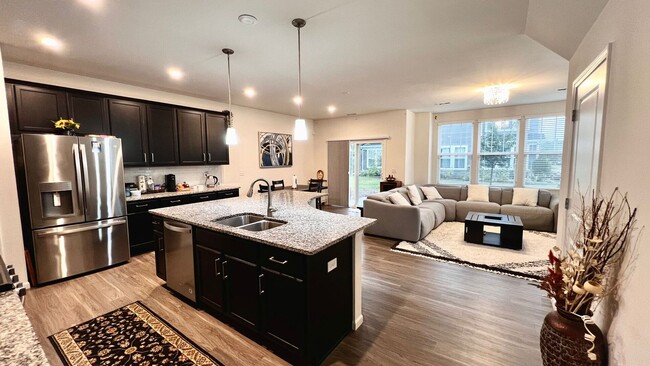 Building Photo - 538 Watercress Dr