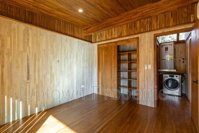 Foto del edificio - 927 N Watts St