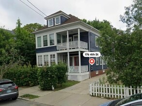 Building Photo - 174 4th St