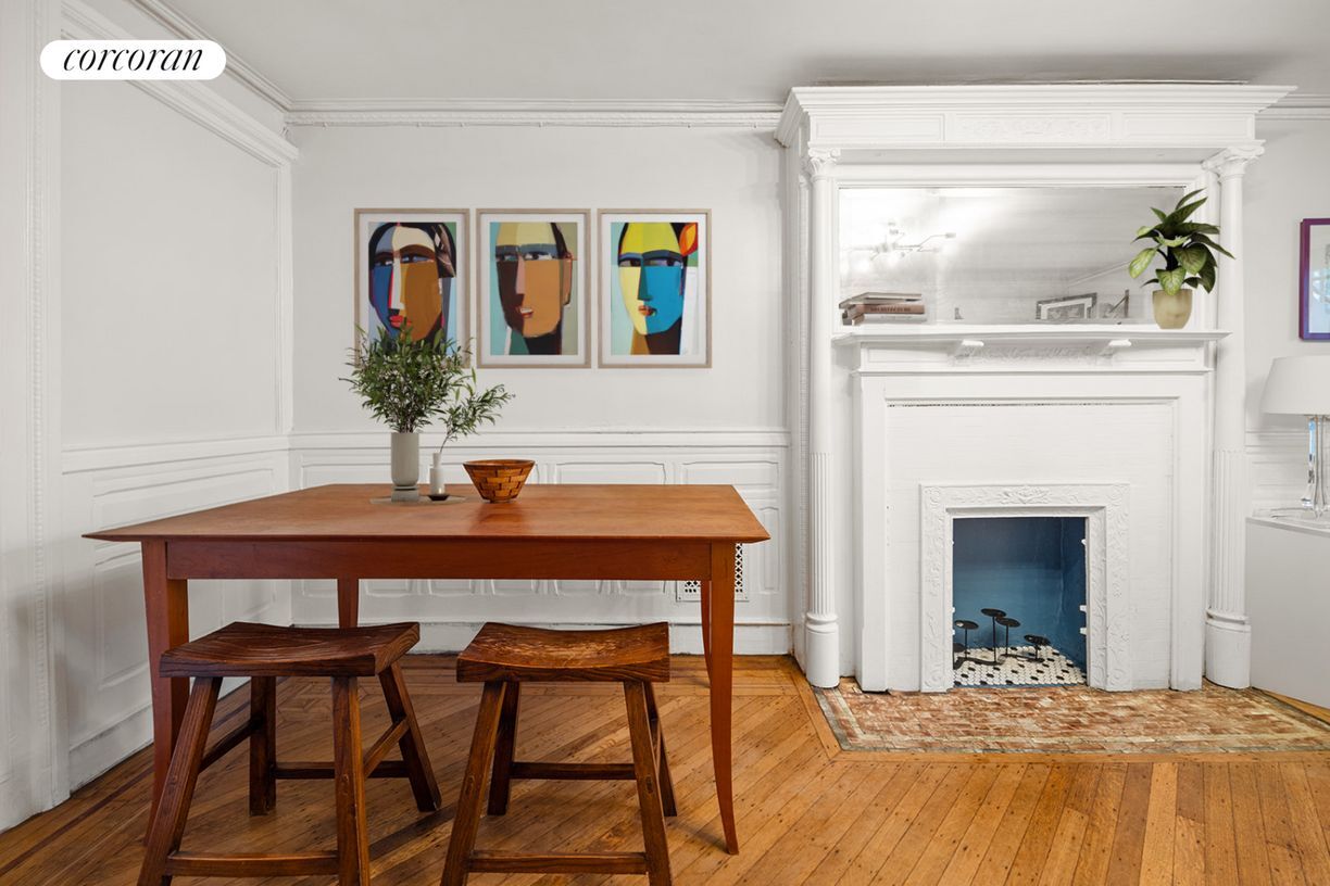 Foto principal - 200 St James Pl
