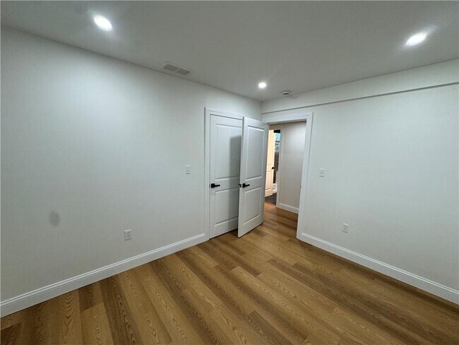 Building Photo - 11 Brinkley St