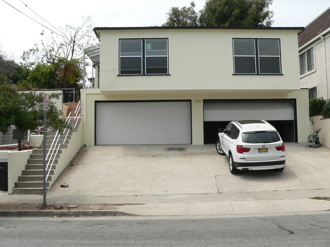garaje para dos coches - 733 Pier Ave