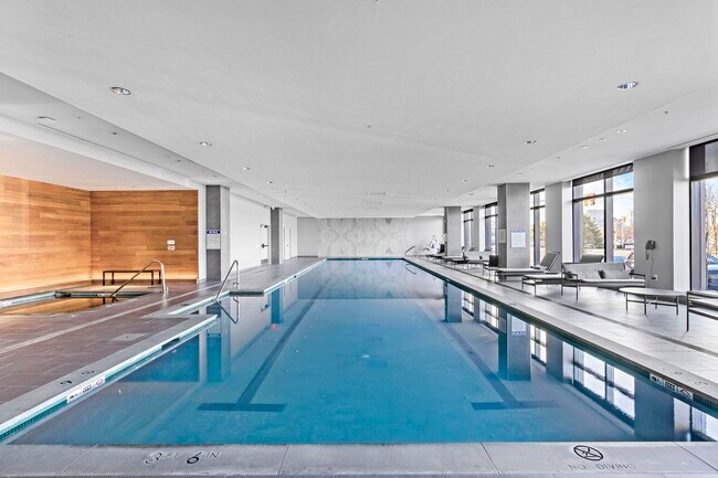 Foto del edificio - 75 Park Ln S