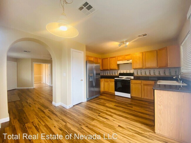 Foto del edificio - 3 br, 2 bath House - 7949 Long Beach St