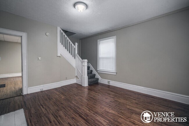 Foto del edificio - Charming 2BR on Lane and Indiana