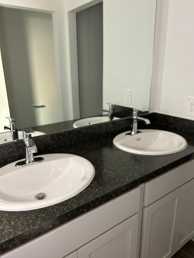 Foto del edificio - 23810 Desert Brush Ct