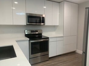 Building Photo - 9500 S Ocean Dr