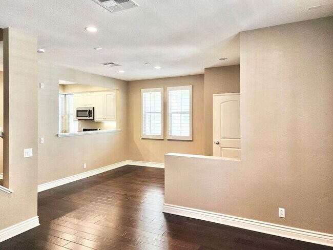 Foto del edificio - 112 Hedge Bloom