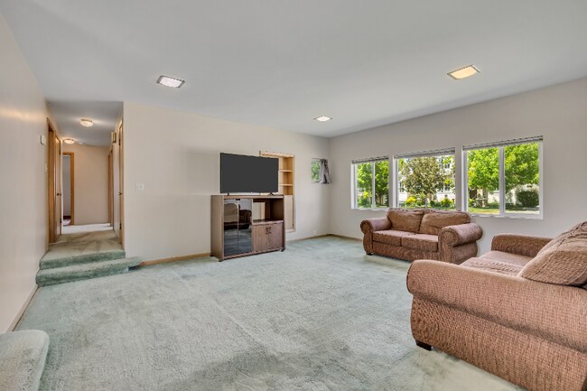 Foto del edificio - 2670 E Lambourne Ave