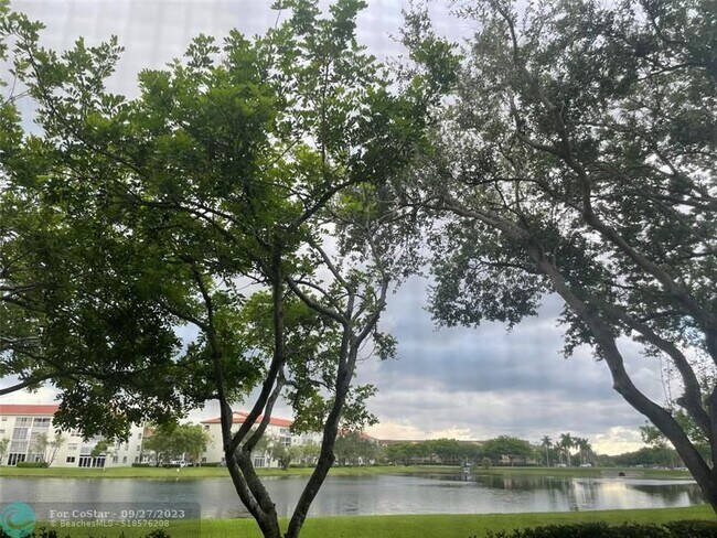 Foto del edificio - 13055 SW 15th Ct