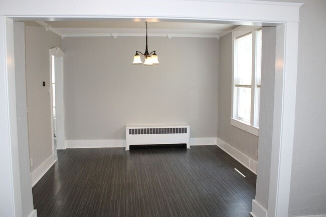 Building Photo - 3 Bedroom Single Family Home
