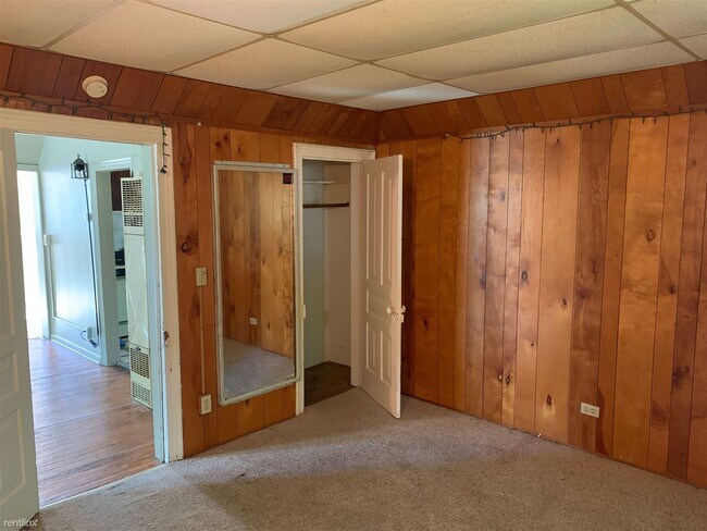 Foto del edificio - 1 br, 1 bath Duplex - 521 Throop St