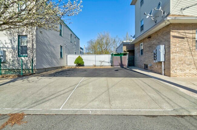 Foto del edificio - 15 Isabella Ave