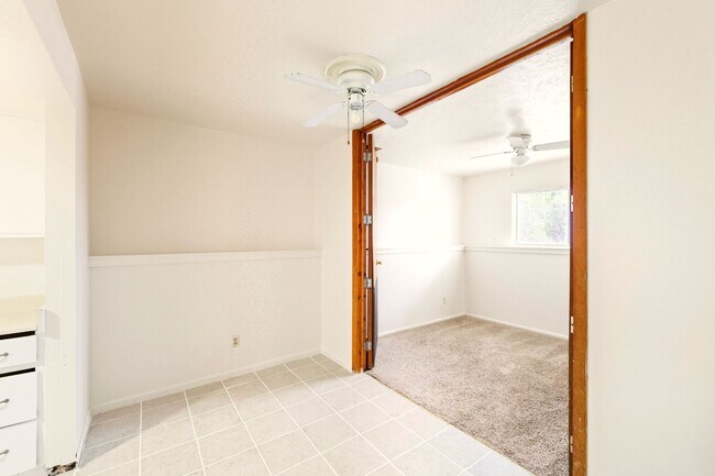 Foto del edificio - Available Immediately! 2 Bed 1 Bath in Denver