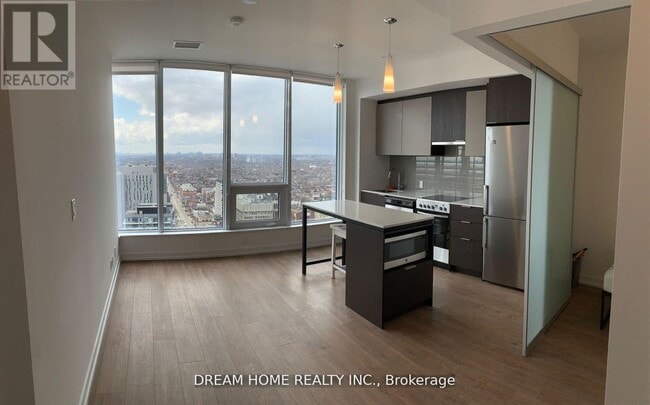 Building Photo - 203 College St
